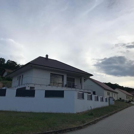 Ubytovani Sr Milovice  Екстериор снимка